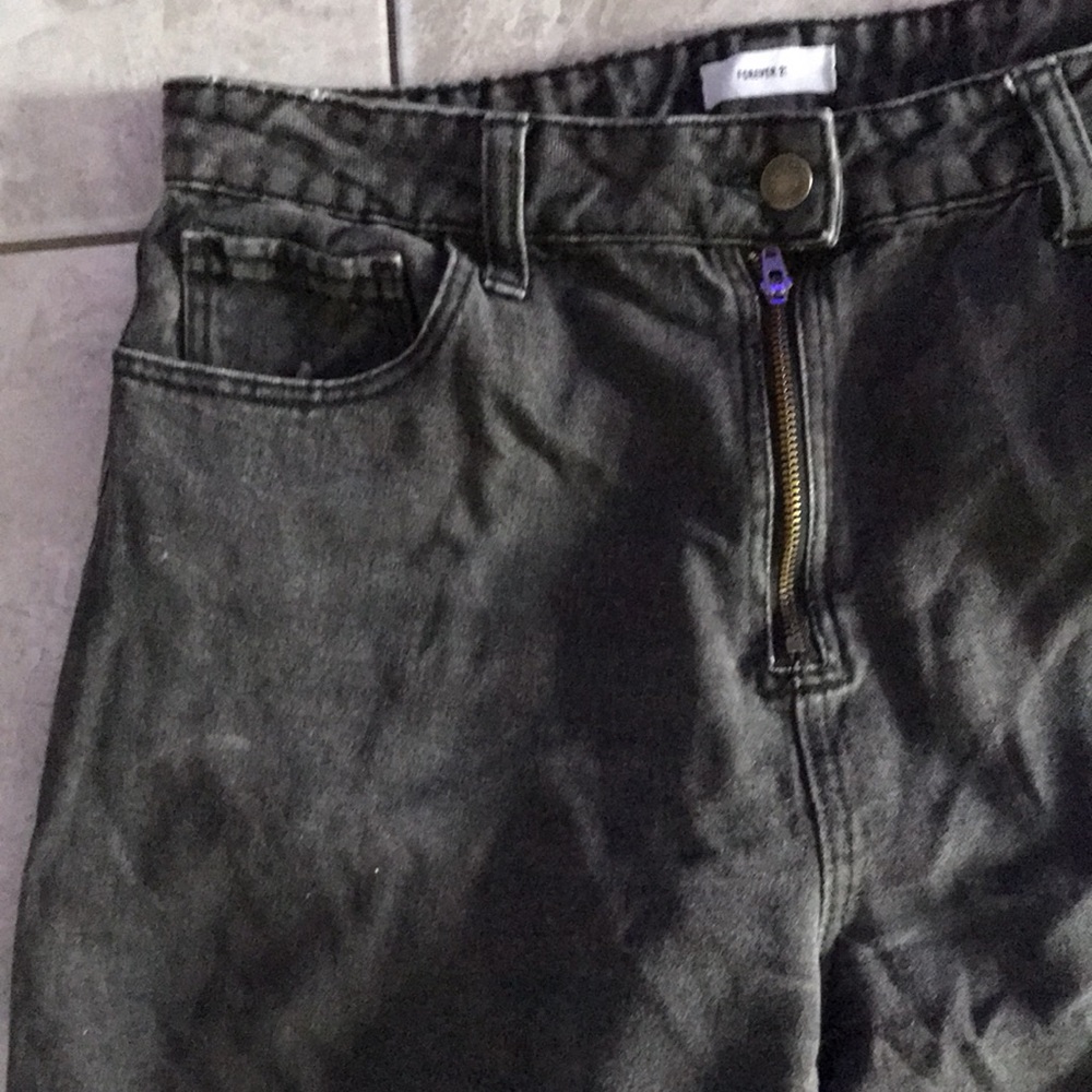FOREVER 21 Women Vintage Style Black Wash Jeans | 28 - Picture 7 of 13